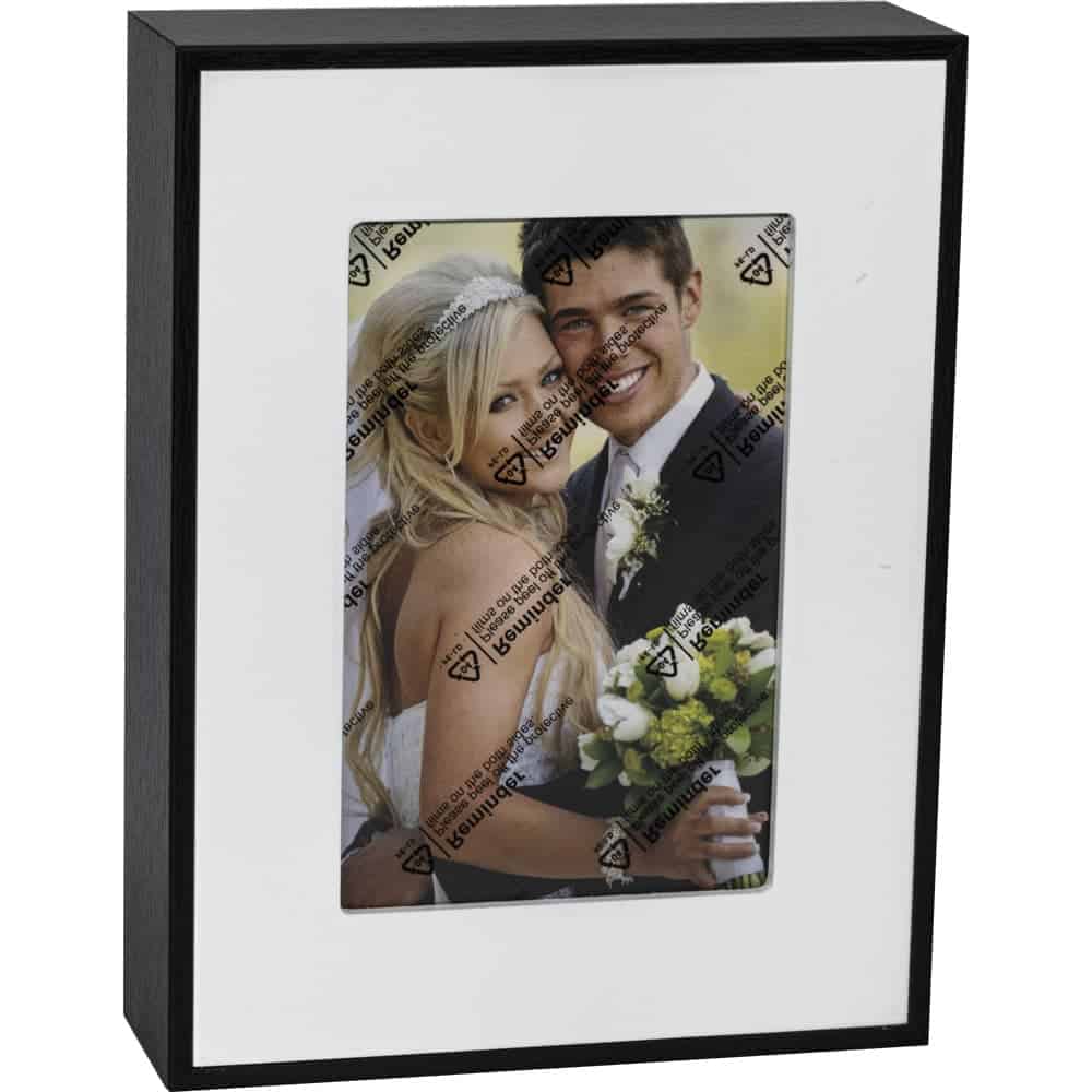 Photo Frame Diversion Safe with Inside Dimensions of 7 10/16" x 5 7/8" x 1 5/16"